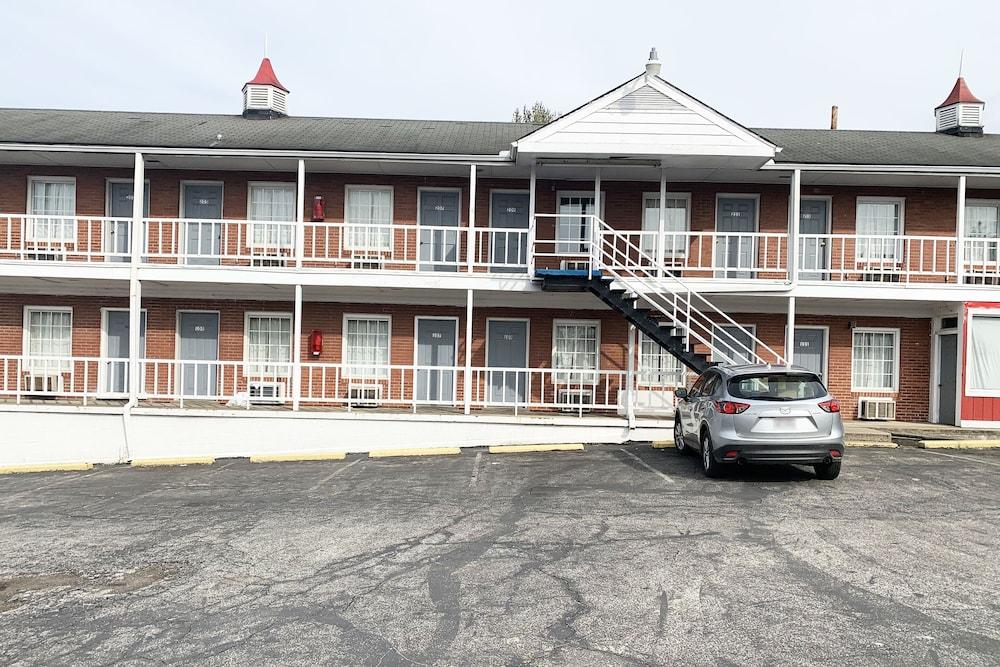 Four Keys Inn photo 11