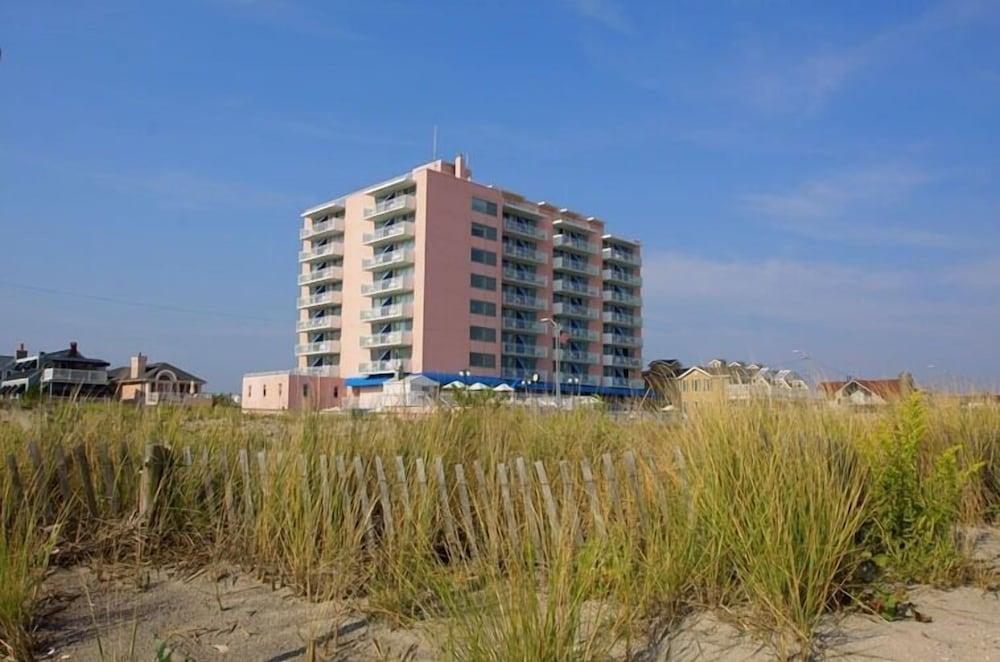 Port-O-Call Hotel photo 31