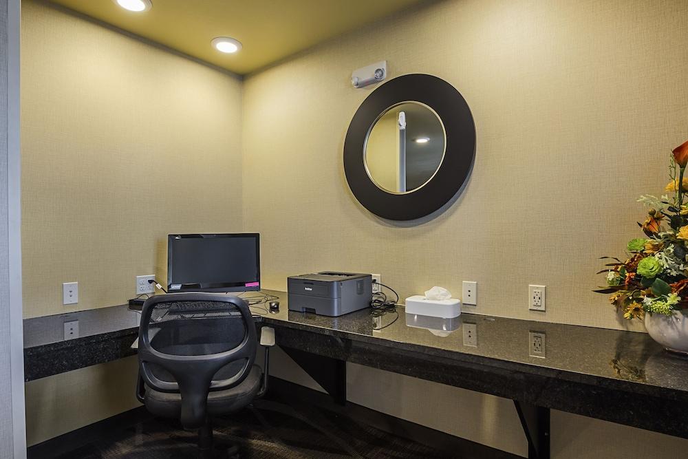 Cobblestone Inn & Suites - Altamont photo 14