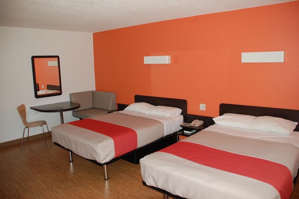 Ramada by Wyndham Merced photo 5