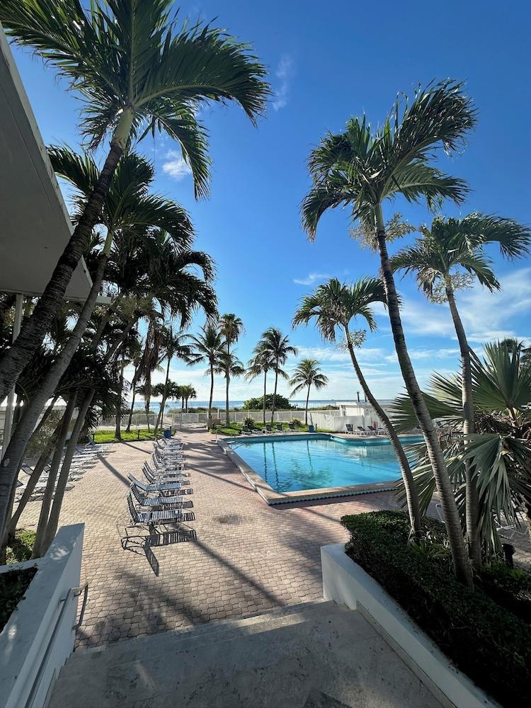 Casablanca Miami Beach photo 1