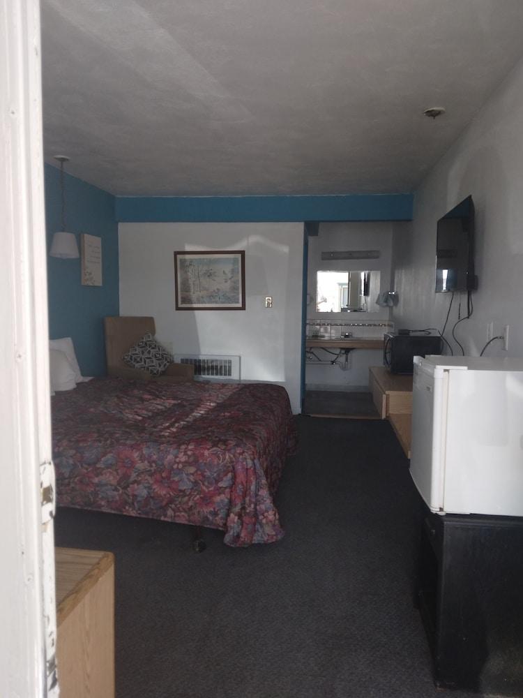 Capri Motel photo 52