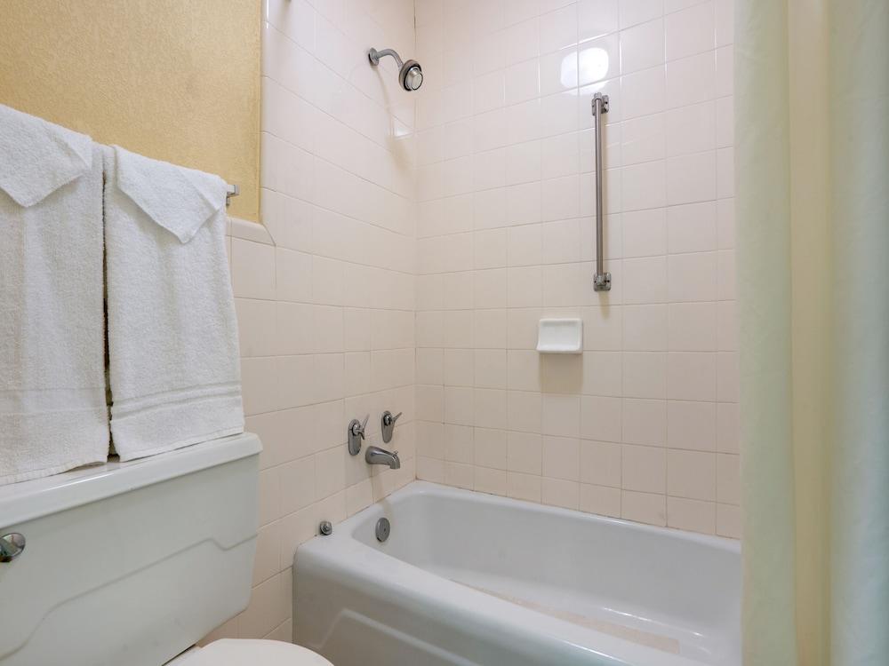121 Motel Henderson photo 10