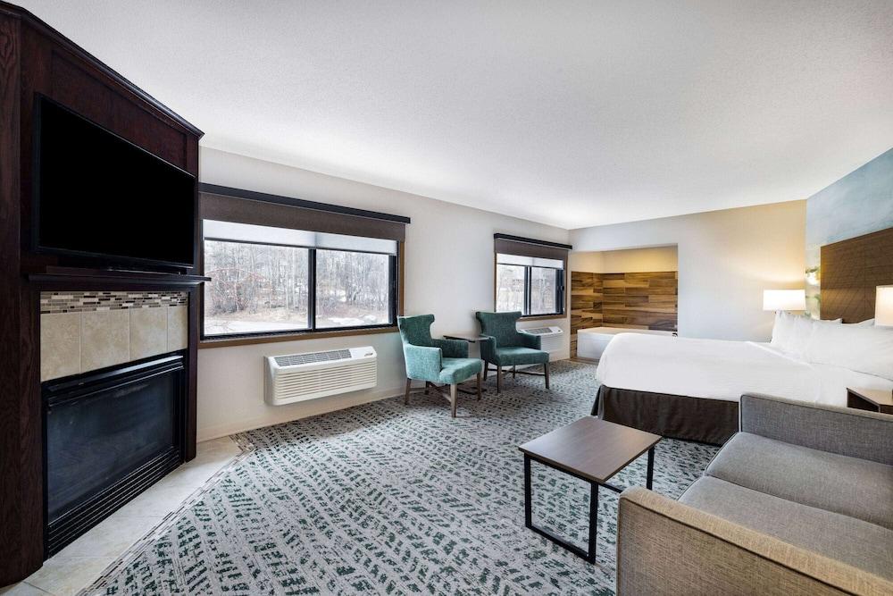 AmericInn by Wyndham Duluth South Black Woods Event Center photo 10