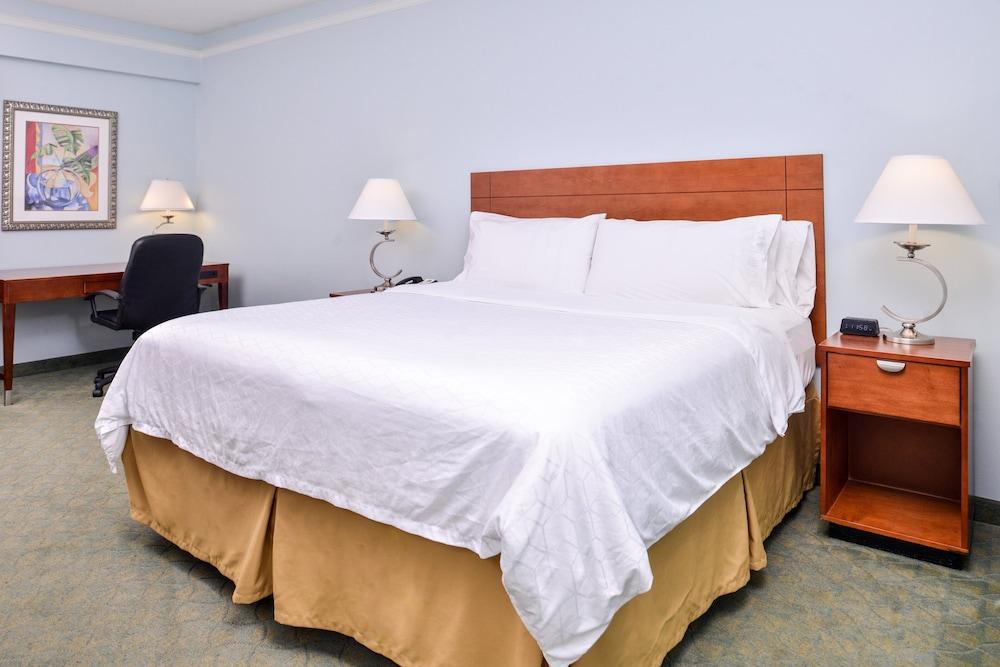 Holiday Inn Express Tampa N I-75 - University Area by IHG photo 7