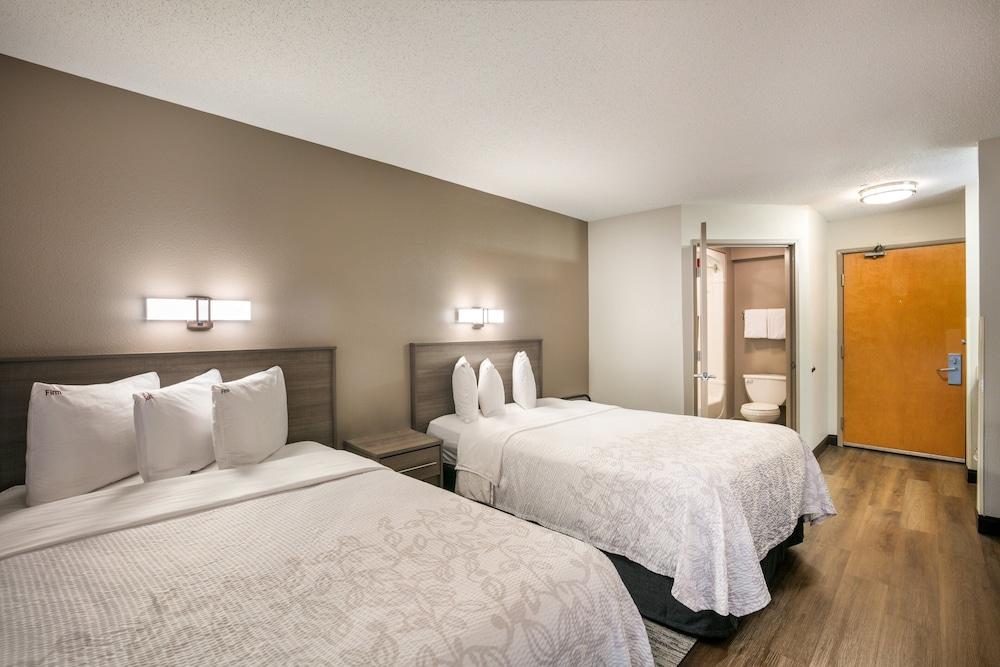 Red Roof Inn PLUS+ Boston - Logan photo 17