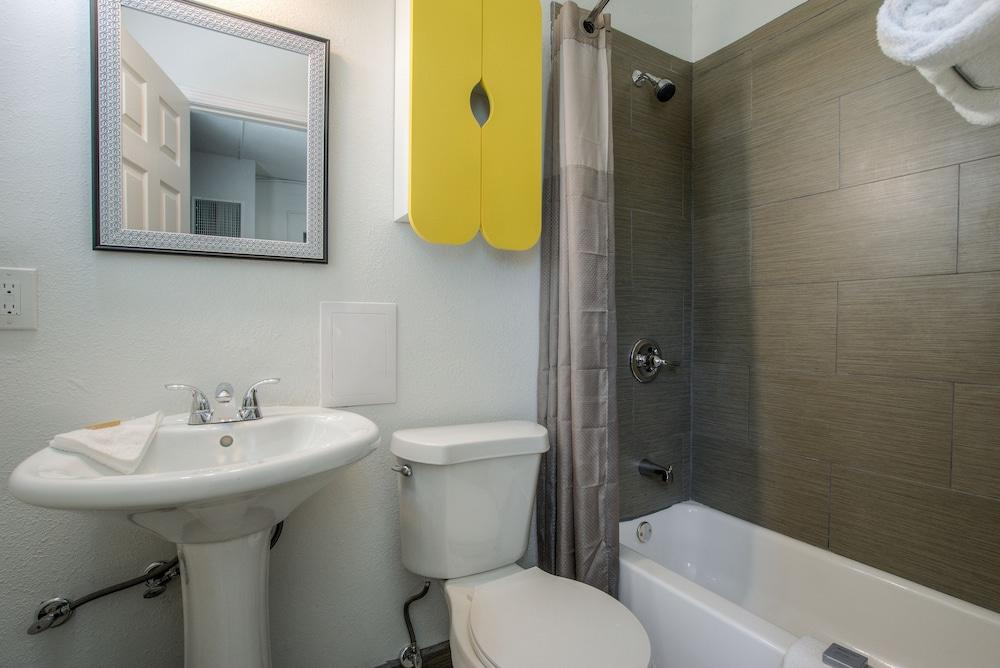 Quality Inn & Suites Kansas City Downtown photo 24