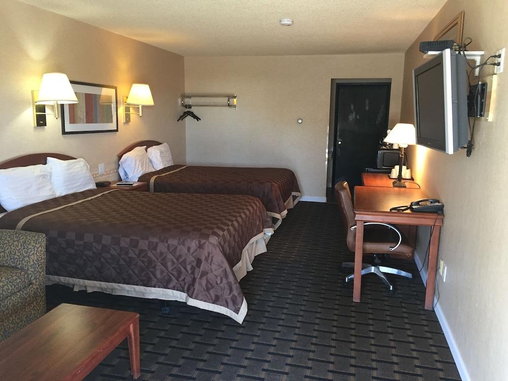 Country Manor Motel Watkins photo 7