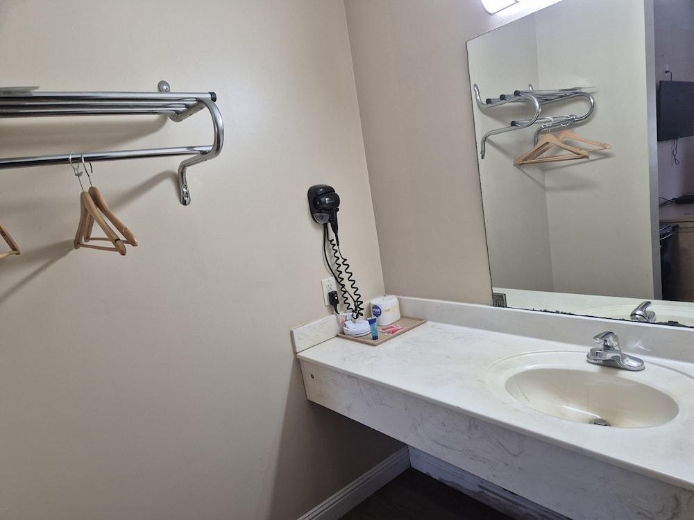 General Bragg Inn & Suites Chickamauga photo 21