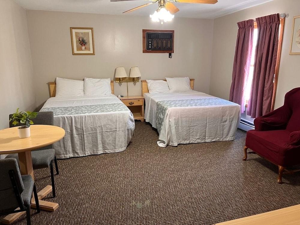Oswego Inn photo 32