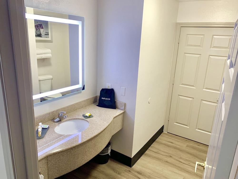 Kemah Edgewater Hotel, SureStay Collection by Best Western photo 17