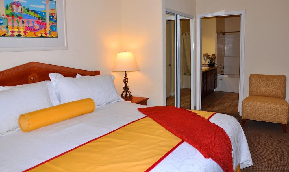 Club De Soleil All-Suite Resort photo 6