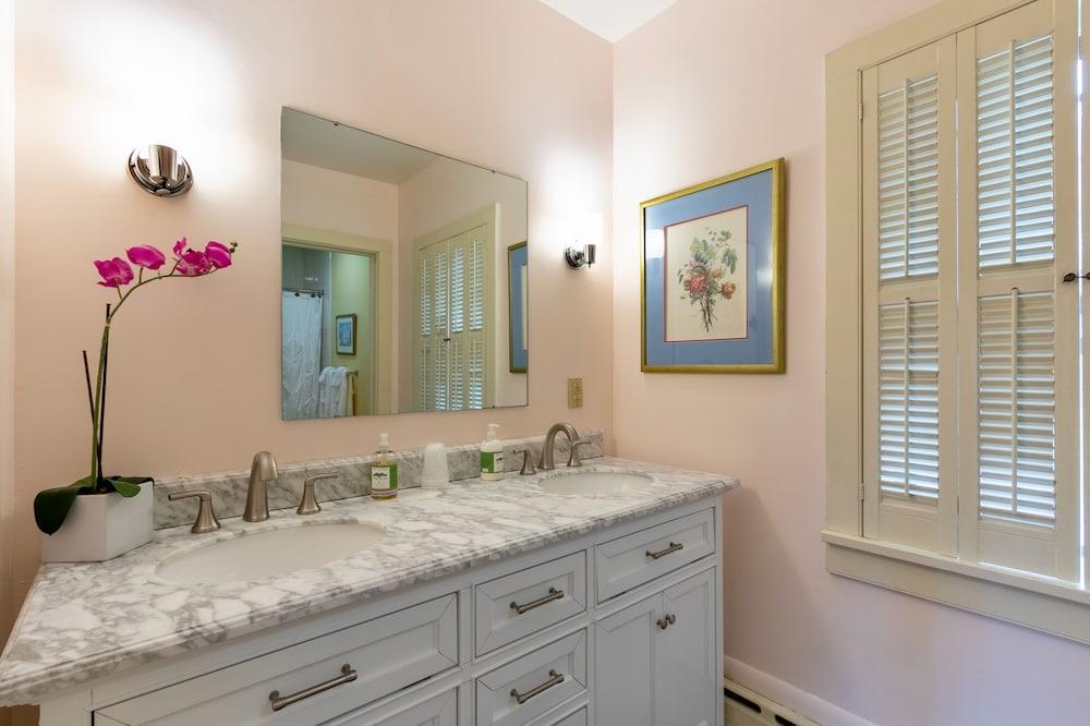 Wilburton Inn photo 53