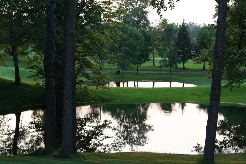 Grand Hinckley Inn photo 13
