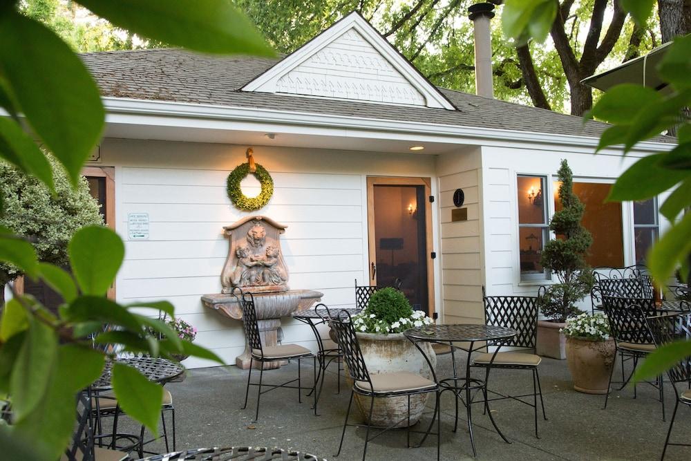 Cottage Grove Inn photo 4