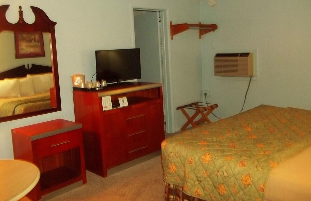 Royal Motel photo 56