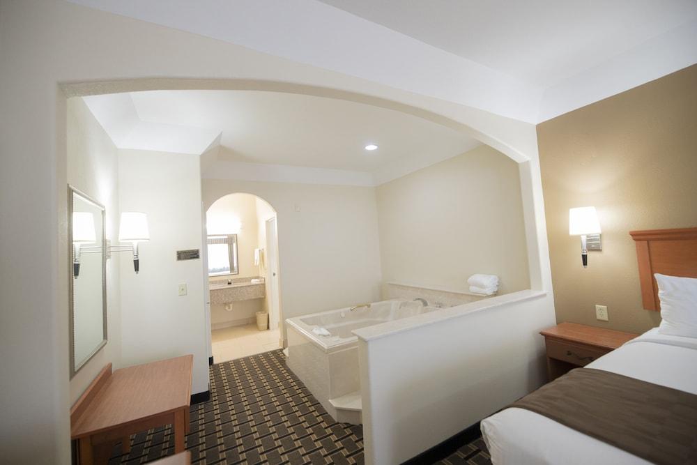 Motel 6 Tyler, TX photo 10