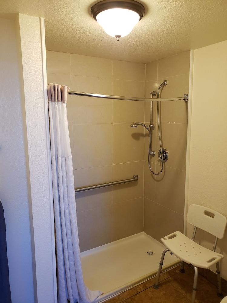 Oceanfront Inn and Suites photo 14