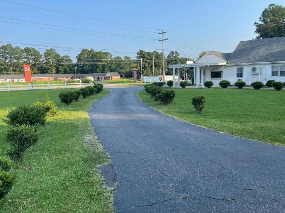 Kenwood Court Motel photo 11