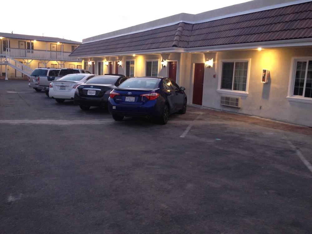 Coast Inn photo 10