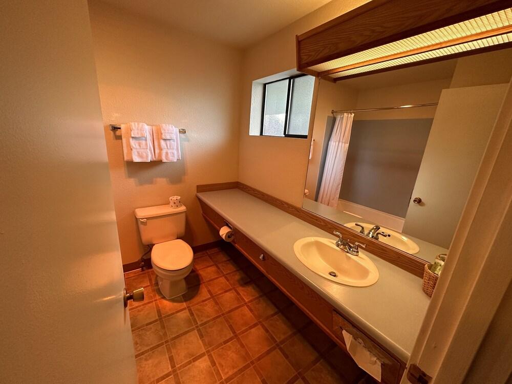 Astoria Crest Motel photo 91