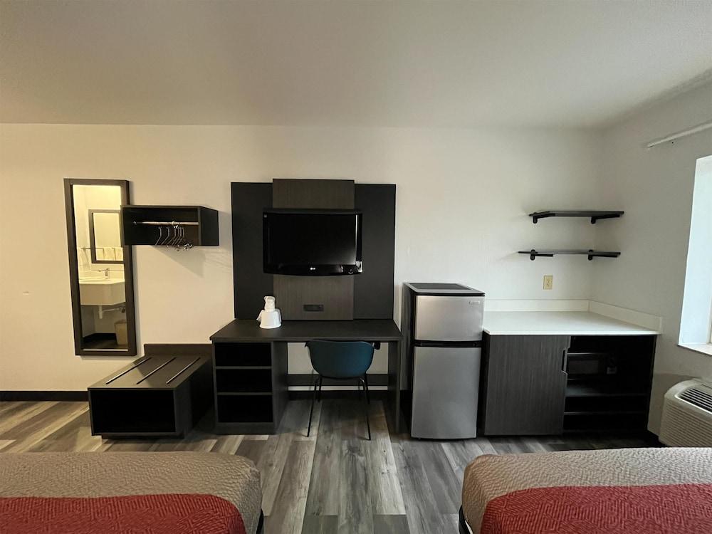 Studio 6 Suites Urbana, IL photo 5
