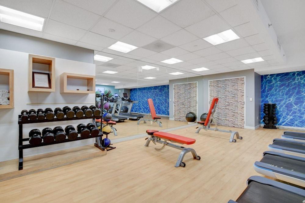 Sapphire Skyline Premium Suite photo 24