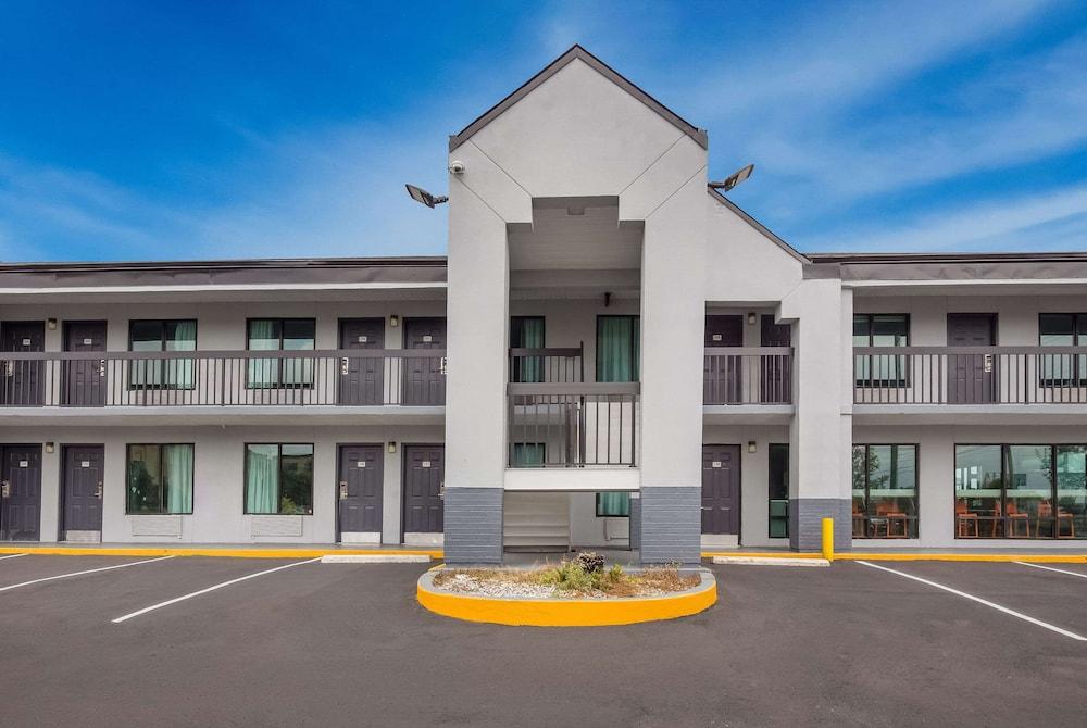 Econo Lodge Mobile Airport Blvd. photo 26