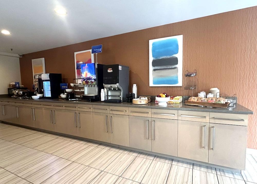 Best Western Erie Inn & Suites photo 16