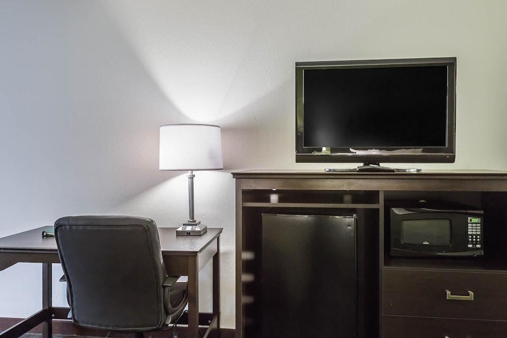 Quality Inn Culpeper photo 7