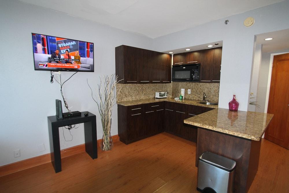 Soleil Apartments at Castle Beach Club photo 37