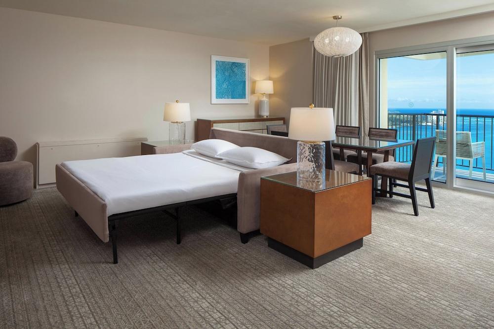 Sheraton Waikiki Beach Resort photo 21