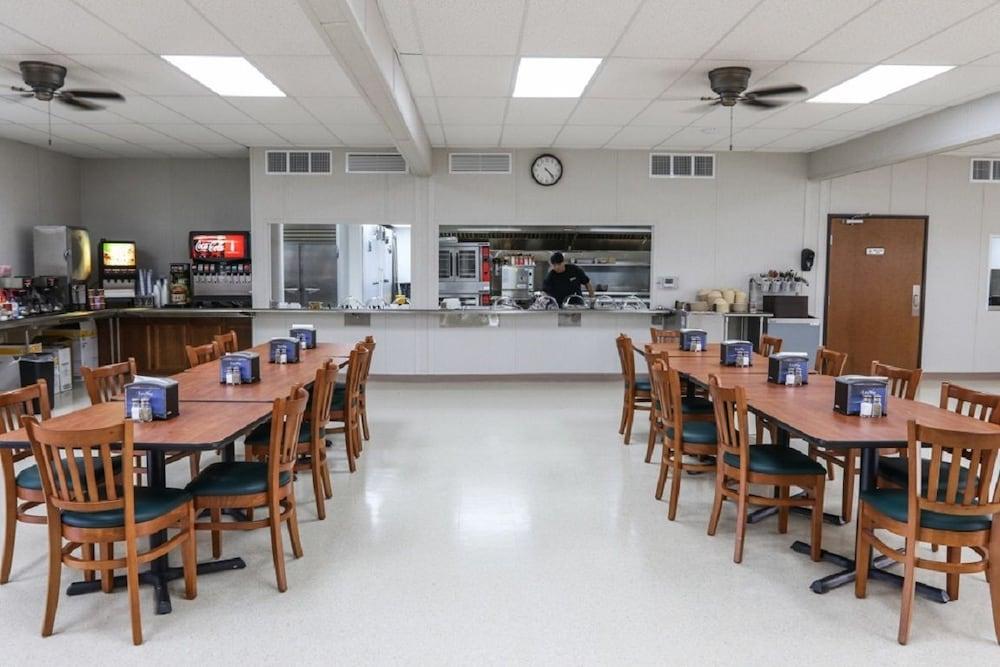Cuero Oilfield Housing photo 28