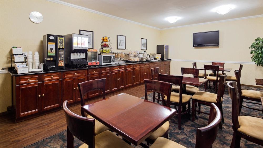 Best Western Queens Court Hotel photo 20