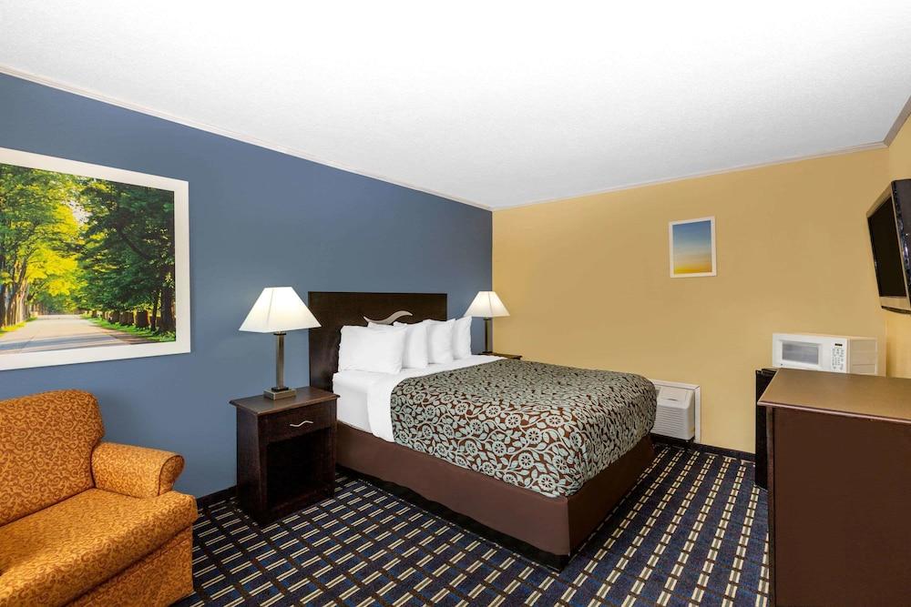 Days Inn by Wyndham Chillicothe photo 11