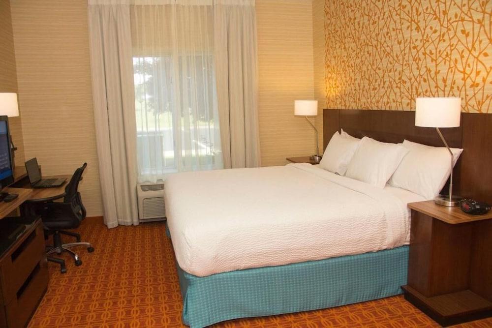 Comfort Inn & Suites photo 10
