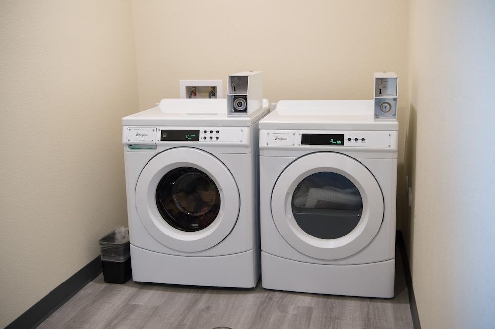 Cobblestone Inn & Suites - Forest City photo 21