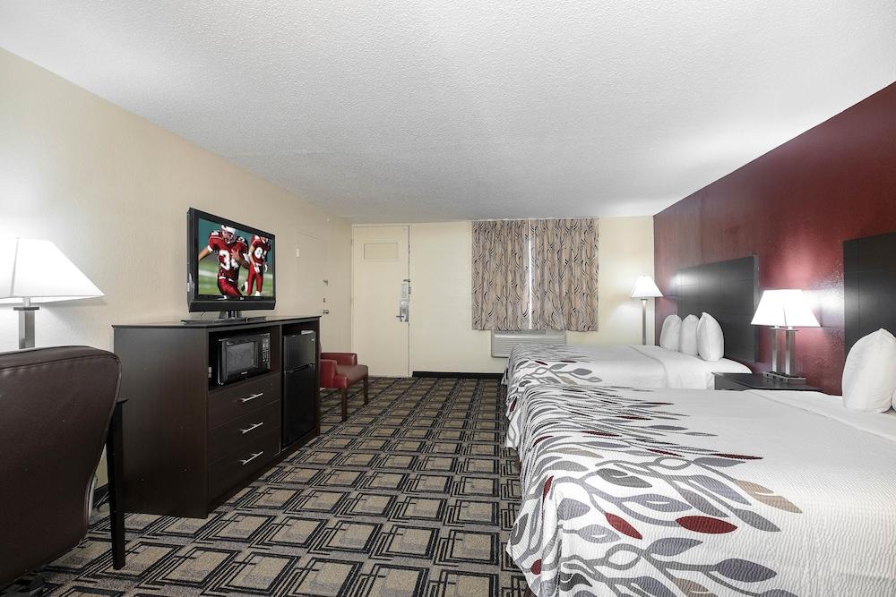 Red Roof Inn Murray photo 13
