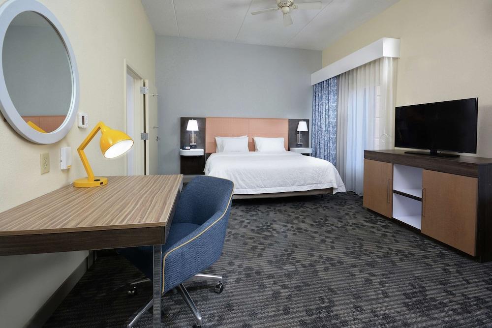 Hampton Inn & Suites Clinton - I-26 photo 6