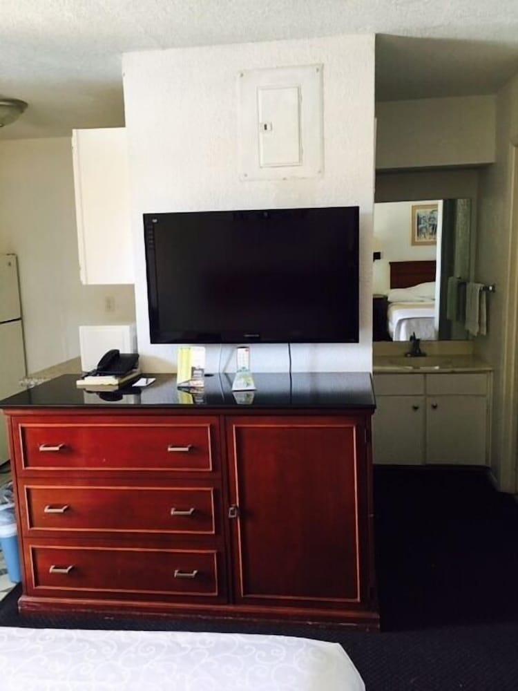 Ranch House Inn and Suites photo 3
