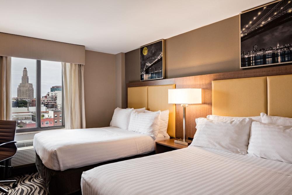 Holiday Inn Express Brooklyn, an IHG Hotel photo 9