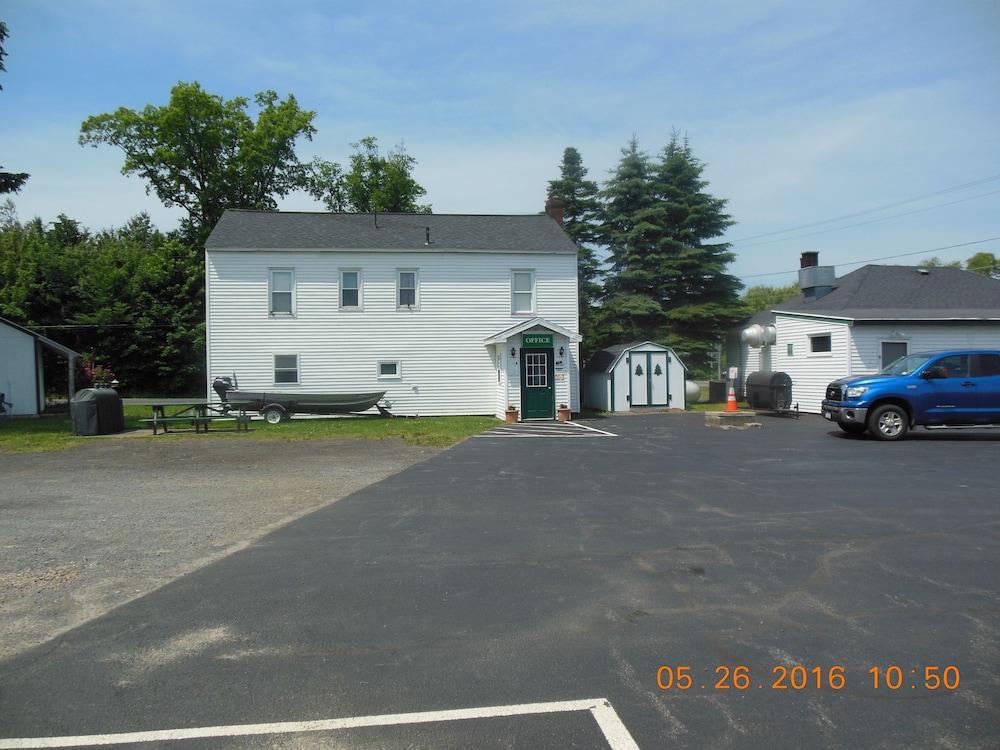 The Evergreen Motel photo 75