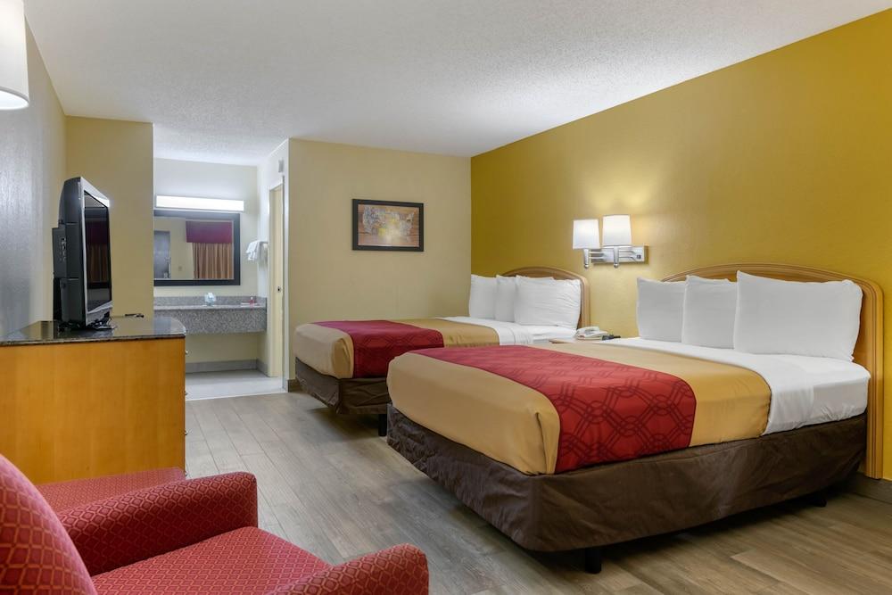 SureStay by Best Western Jacksonville Airport photo 13