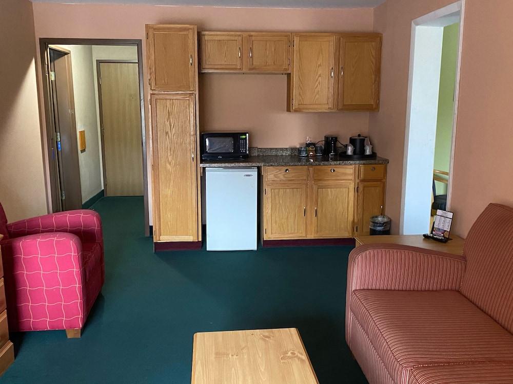 Hometown Inn photo 29