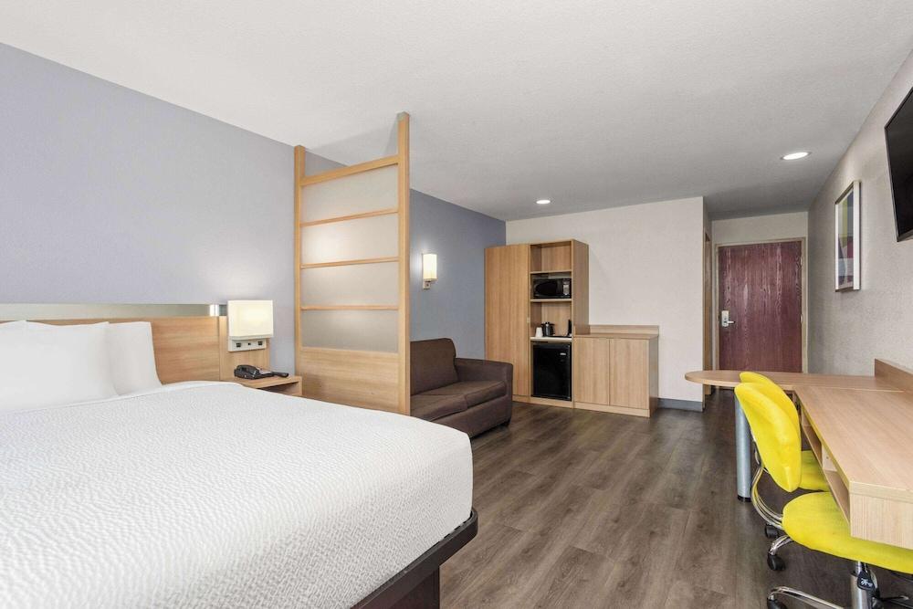 Microtel Inn & Suites by Wyndham Panama City photo 23