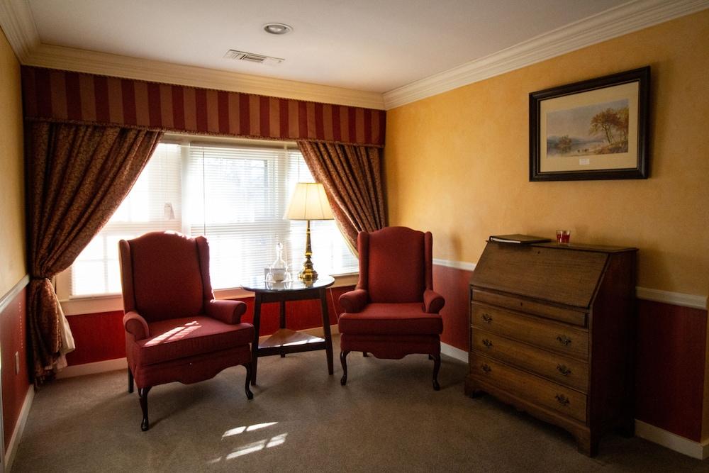 Delamater Inn photo 47