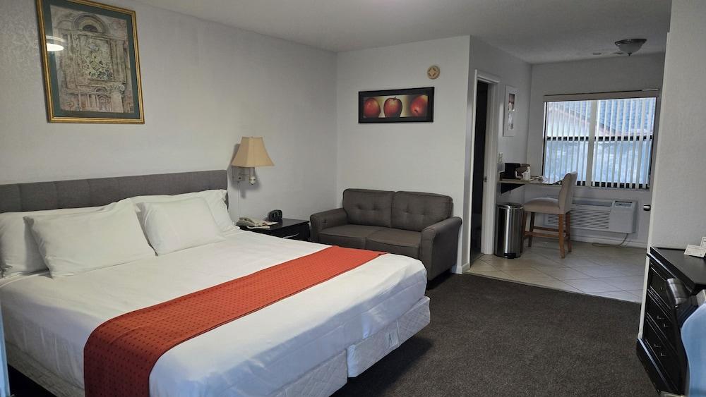 Merida Inn and Suites photo 8