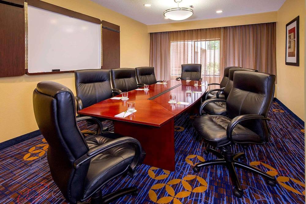 Sonesta Select Durham Research Triangle Park photo 19