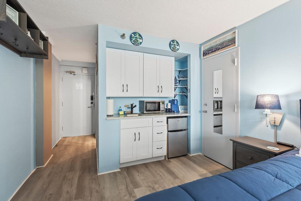 Oceanside Inn Studios by Brightwild photo 21