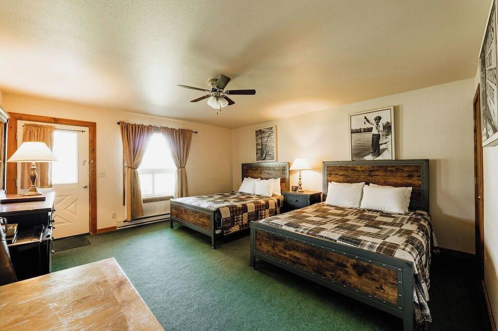 Chico Hot Springs Resort & Day Spa photo 39